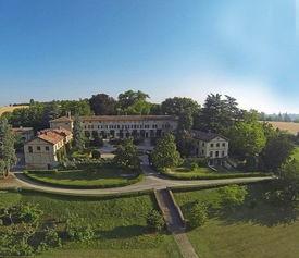 旧居回响人不还,人去楼空,岁月如歌